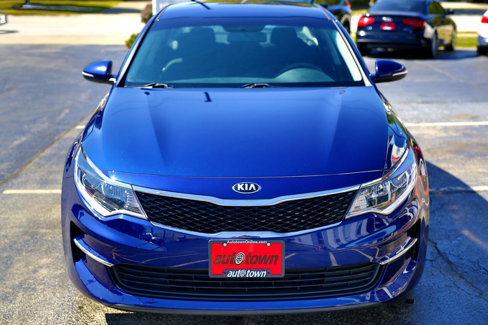 Used 2017 Kia Optima LX image 2