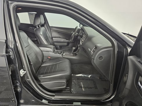 Used 2013 Dodge Charger SE image 11