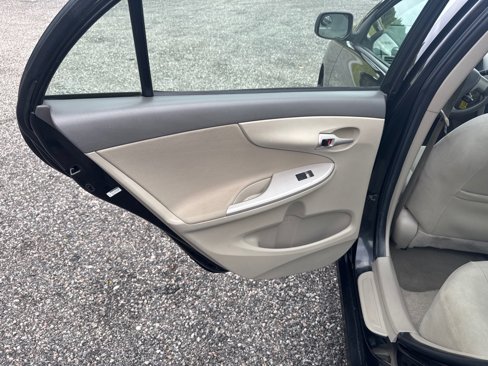 Used 2010 Toyota Corolla LE image 15