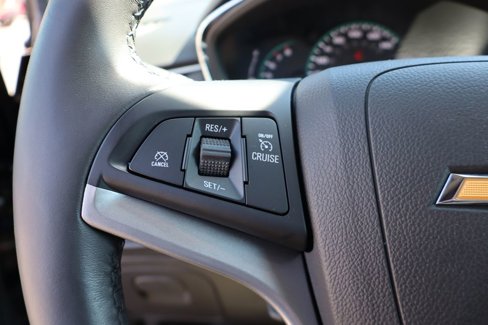 Used 2020 Chevrolet Trax LT w/ LT Convenience Package image 11