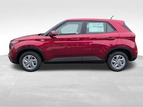 New 2025 Hyundai Venue SE image 4