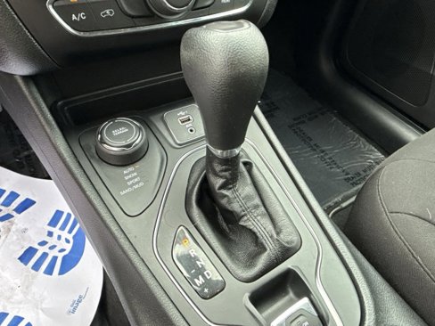 Used 2020 Jeep Cherokee Latitude image 19