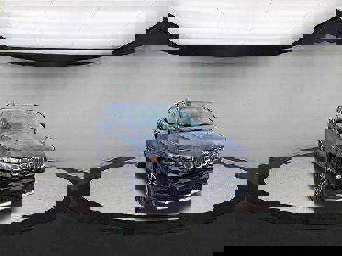 Used 2022 Jeep Compass Limited image 2