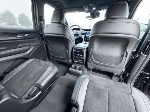 Used 2023 Jeep Grand Cherokee L Laredo image 18