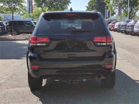 Used 2020 Jeep Grand Cherokee Altitude image 4