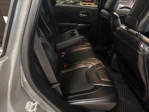Used 2020 Jeep Cherokee Latitude Plus w/ Cold Weather Group image 28