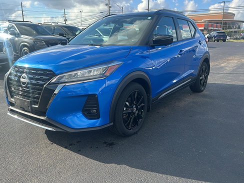 Used 2023 Nissan Kicks SR w/ SR Premium Package image 1
