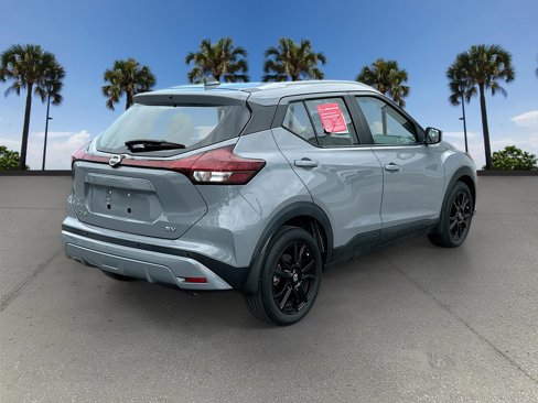 Used 2021 Nissan Kicks SV image 5