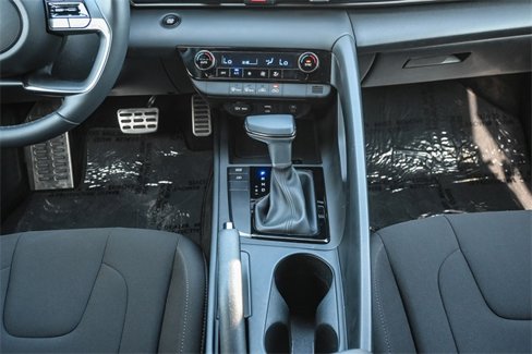 Certified 2025 Hyundai Elantra Sport image 14