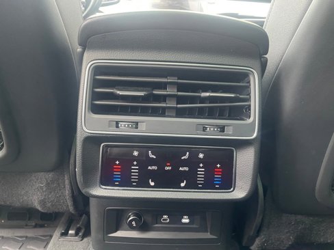 Used 2022 Audi Q7 Premium Plus image 23