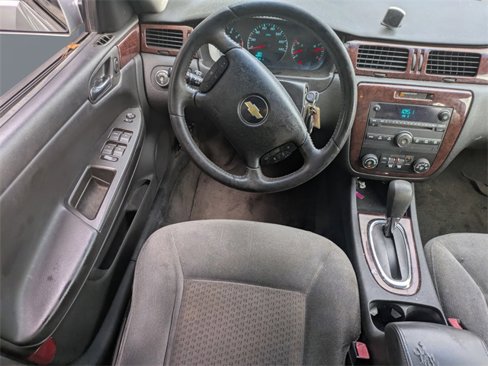 Used 2010 Chevrolet Impala LT image 14