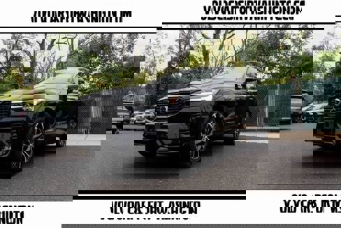 Certified 2025 Volvo XC60 B5 Plus image 1