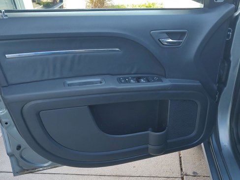 Used 2010 Dodge Journey R/T w/ Flexible Seating Group image 14