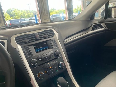 Used 2016 Ford Fusion S image 20
