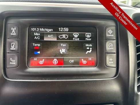 Used 2017 Jeep Cherokee Latitude w/ Cold Weather Group image 27