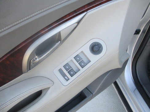 Used 2010 Buick LaCrosse CXL image 24