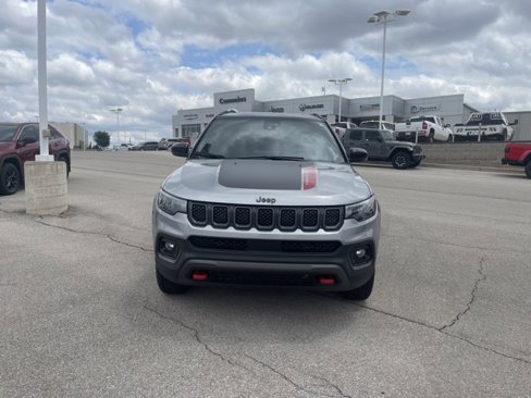 Used 2023 Jeep Compass Trailhawk image 2