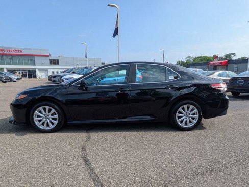 Certified 2020 Toyota Camry LE image 1