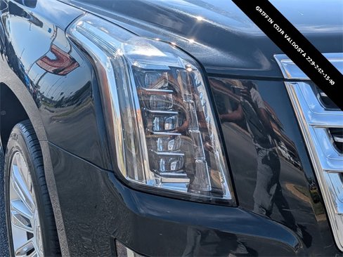 Used 2017 Cadillac Escalade Platinum image 9
