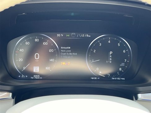 Used 2020 Volvo V60 T5 Momentum image 38