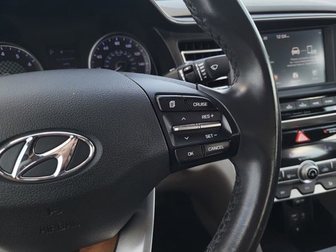 Used 2020 Hyundai Elantra Limited image 29