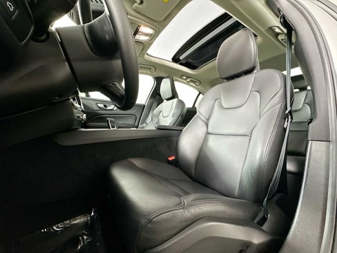 Certified 2025 Volvo S60 B5 Core image 19