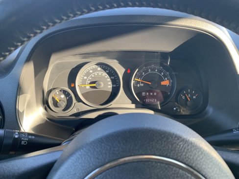 Used 2016 Jeep Patriot High Altitude image 18