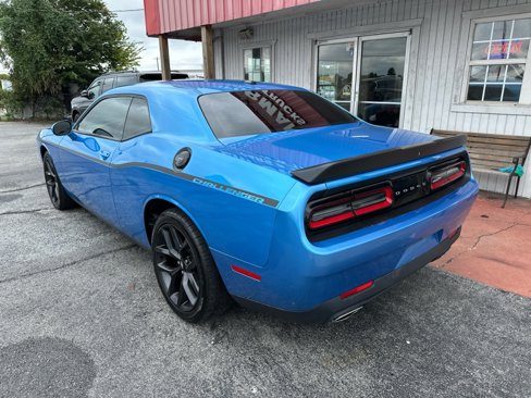 Used 2019 Dodge Challenger SXT w/ Blacktop Package image 4