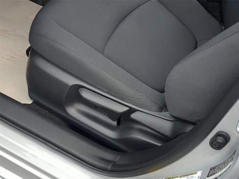 Used 2022 Toyota Corolla LE image 13