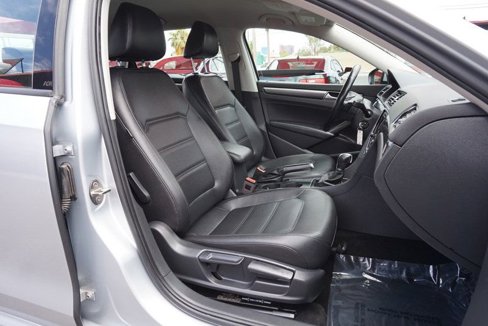 Used 2018 Volkswagen Passat 2.0T image 20