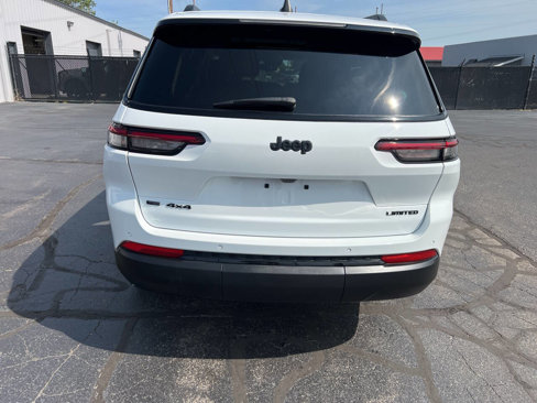Used 2023 Jeep Grand Cherokee L Limited w/ Black Appearance Package image 8