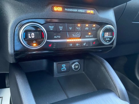 Used 2021 Ford Escape SE w/ Cold Weather Package image 25