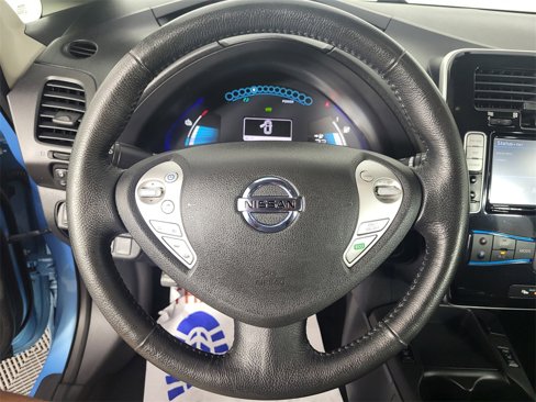 Used 2015 Nissan Leaf SV image 11