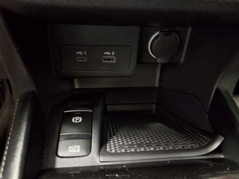 Used 2024 Nissan Kicks SV image 15
