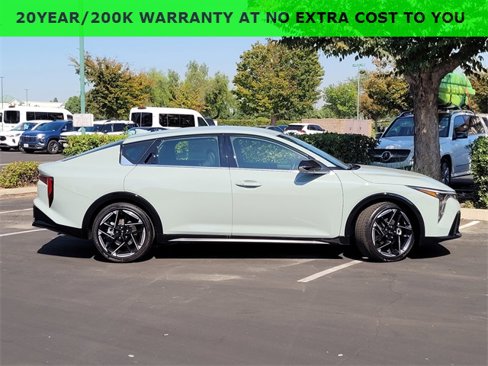 New 2025 Kia K4 GT-Line image 3