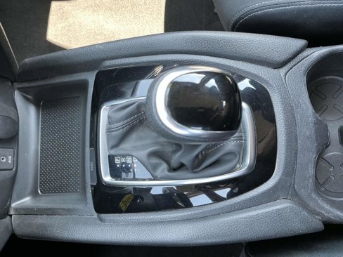Used 2017 Nissan Rogue S image 19