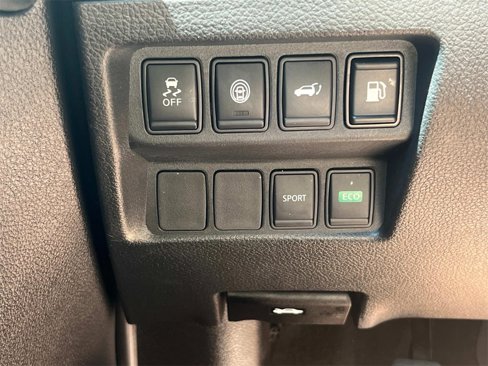 Used 2019 Nissan Rogue SV image 29