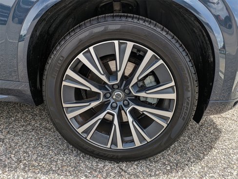 Certified 2022 Volvo XC90 T6 Momentum w/ Climate Package image 11
