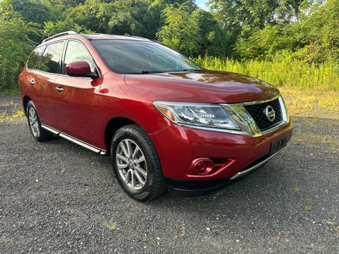 Used 2014 Nissan Pathfinder SV image 3