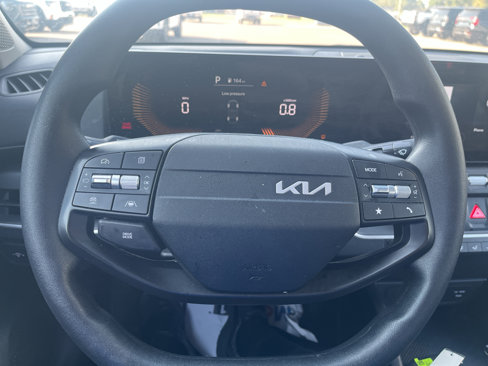 Used 2025 Kia K4 image 10