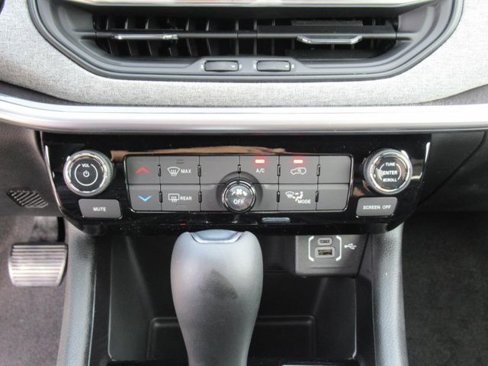New 2025 Jeep Compass Latitude w/ Mopar Graphics Package image 24