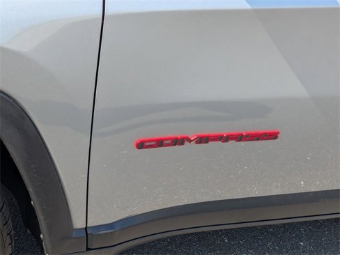 Used 2024 Jeep Compass Trailhawk image 13