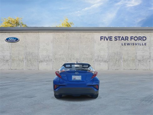 Used 2022 Toyota C-HR XLE image 7