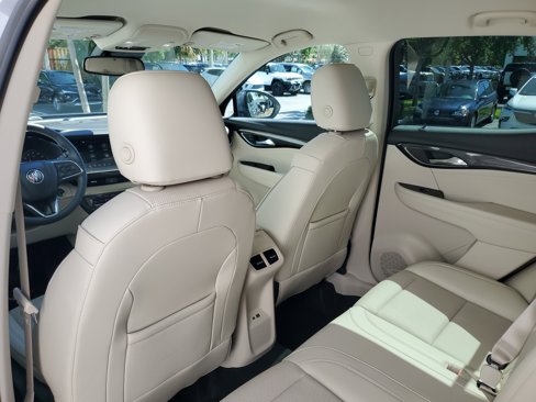 Used 2022 Buick Envision Essence w/ Safety Package image 13