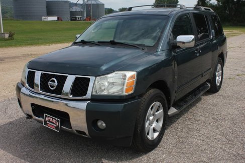 Used 2004 Nissan Armada LE w/ (SR2) Sunroof Pkg (LE) image 2