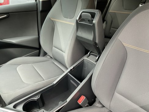 Used 2023 Kia Niro LX image 22