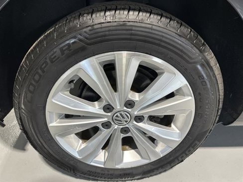 Used 2019 Volkswagen Golf SE image 12