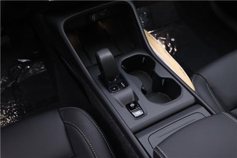 New 2025 Volvo XC40 B5 Core w/ Protection Package Premier image 12