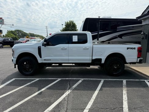 Used 2024 Ford F250 XLT w/ Black Appearance Package image 5