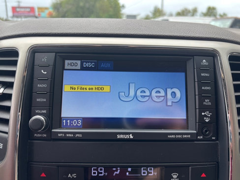Used 2011 Jeep Grand Cherokee Laredo image 22